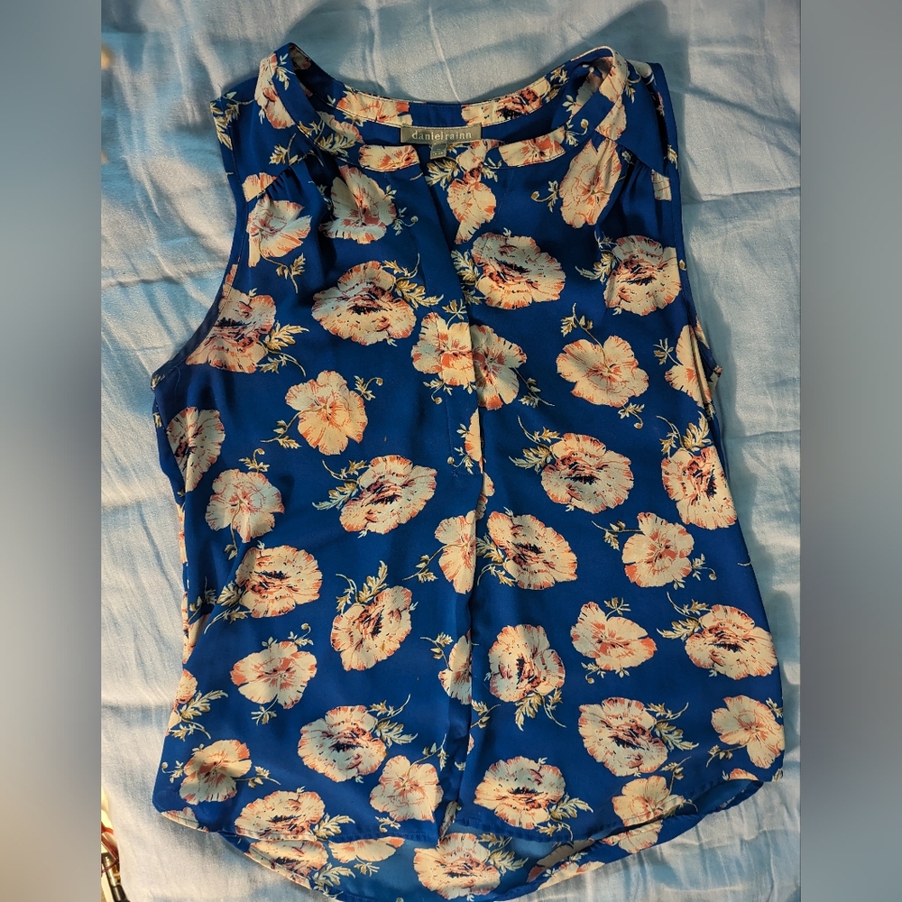 Floral sleeveless blouse
